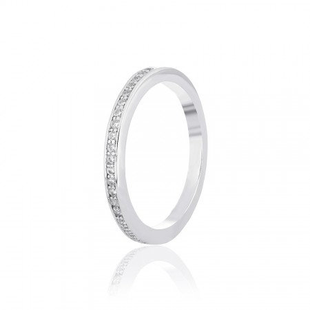 Серебряное кольцо с фианитами в дизайне дорожки