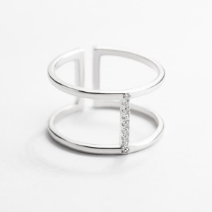Серебряное кольцо покрытое родием с фианитами (К2Ф/1330)