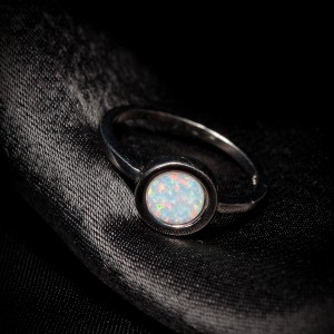Серебряное кольцо с белым опалом (КК2ОпБ/1017)