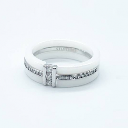 Серебряное кольцо со вставкой фианит/керамика