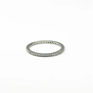 Срібна каблучка з фіанітами мінімалістична